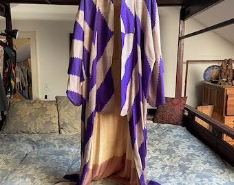 Vintage Purple Silk Traditional Kimono with Abstract Overall Pattern