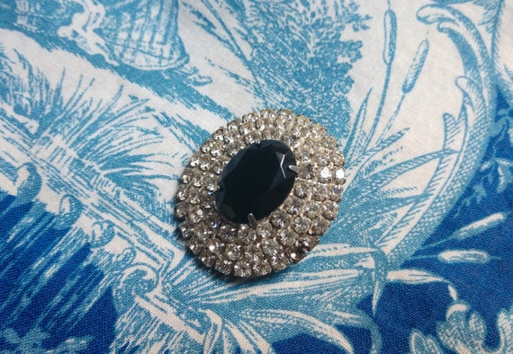 Vintage Oval Jet Black Central Crystal Brooch - image 3