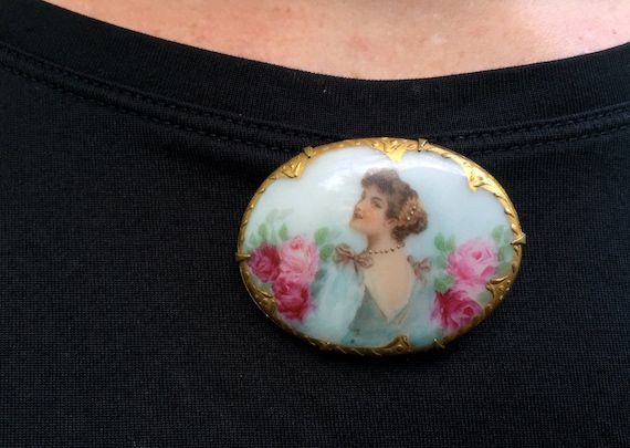 Victorian Hand Painted Porcelain Brooch