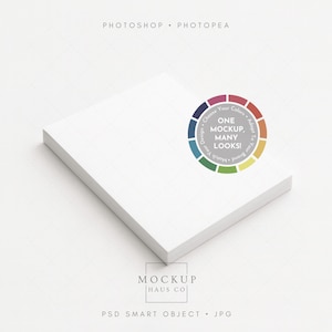 Może przedstawiać: Stos białych kwadratowych kart z tekstem "ONE MOCKUP, MANY LOOKS!" w kolorowym okrągłym wzorze. Słowa "PHOTOSHOP" i "PHOTOPEA" znajdują się na górze. Słowa "MOCKUP HAUS CO" i "PSD SMART OBJECT . JPG" znajdują się na dole.