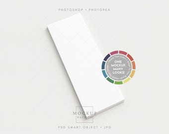 Maqueta de bloc de notas de 3,5 x 8,5 pulgadas. Maqueta de bloc de notas. Bloc de papel para diseño personalizado. Exhibición de bloc de notas PSD. Fondo que cambia de color.