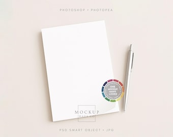 Maqueta PSD de bloc de notas de 5x7 pulgadas / Fondo personalizable con cualquier color o diseño