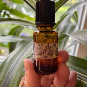 Custom oil roller and tarot reading