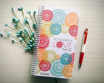 Gepersonaliseerde gebedsdagboek: gelinieerd notitieboekje met schrift