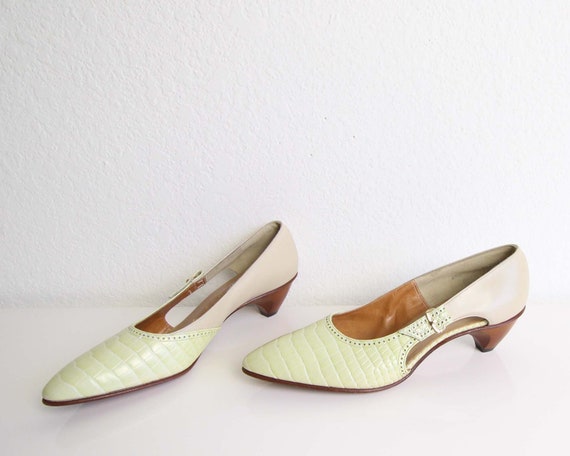Chaussures femmes Vintage taille 6.5 talons bas boucle en bois cuir des années 1960 | Shopping Online
Chaussures femmes femmes femmes Vintage taille 6.5 talons bas boucle en bois cuir des années 1960 | Shopping Online
eaf7f4
