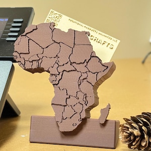 Porta biglietti da visita con mappa africana - Stampato in 3D con incisioni del paese / Organizer da scrivania personalizzabile / Decorazione per ufficio afrocentrica / 5,0" x 4,3"