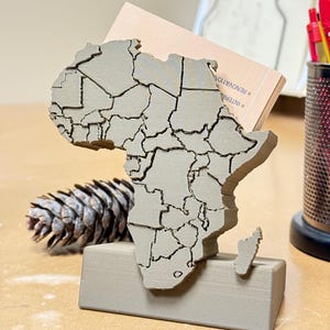 African Map Business Card Holder – 3D Printed with Country Engravings | Customizable Desk Organizer | Afrocentric Office Decor | 5.0” x 4.3”