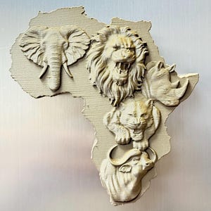 Visitekaarthouder Afrikaanse kaart – Big Five Safari Edition | Magnetische koelkasthouder | 3D-geprint in houtachtig PLA | 4,7 x 4,4 x 1,3 inch