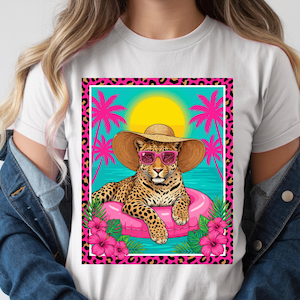 Preppy leopard sommar PNG, kokett strandskjorta design, retro leopard poolmadrass sublimering, tjejig sommar PNG, semester leopard PNG