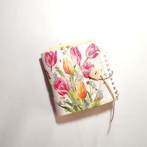Handmade Mixed Media Junk Journal: Small Scrapbook for Memories