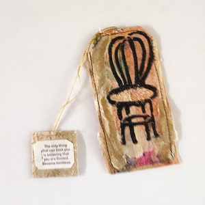 Adorno artístico de bolsitas de té Marcador artístico de bolsitas de té de técnica mixta