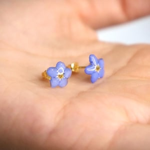 Small Forget-me-not stud earrings, elegant real flower earrings for her. Small Forget-me-not earrings