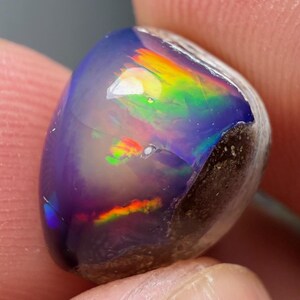 最高品質 13 mm x 11 x 8 mm マトリックス オパール、ブラック オパール、オーストラリアン オパール、ボルダー オパール、オパール カボション、天然石、オパール、ヨワ ナット、原石、