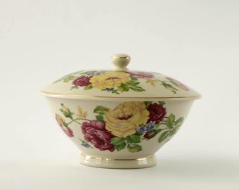 Vintage, Unikat, große, keramische Pralinendose, Bomboniere aus Porzellan, cremefarbene Blumenschale mit Deckel, made in Poland, Pruszkawa, 1950er Jahre,
