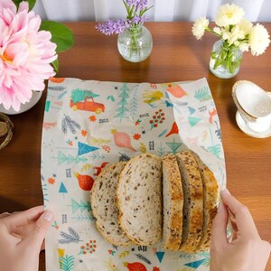 Bee&#39;s Wrap Roll Reusable Beeswax Food Wrap, Organic Cotton Eco-Friendly Bread Wrap, Sustainable Kitchen Plastic Wrap Alternative