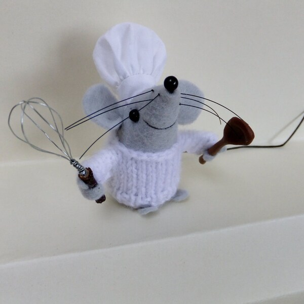 Raoul, finest pastry chef (felt mouse)