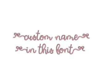 Aangepaste naam borduurontwerp, striklettertype (gedigitaliseerd ontwerp)