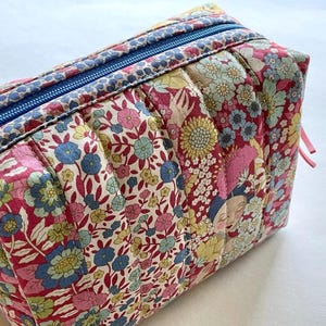 Handmade Quilted Boxy Pouch in Tilda Fabrics – Patchwork Floral Zipper Bag, Organizer