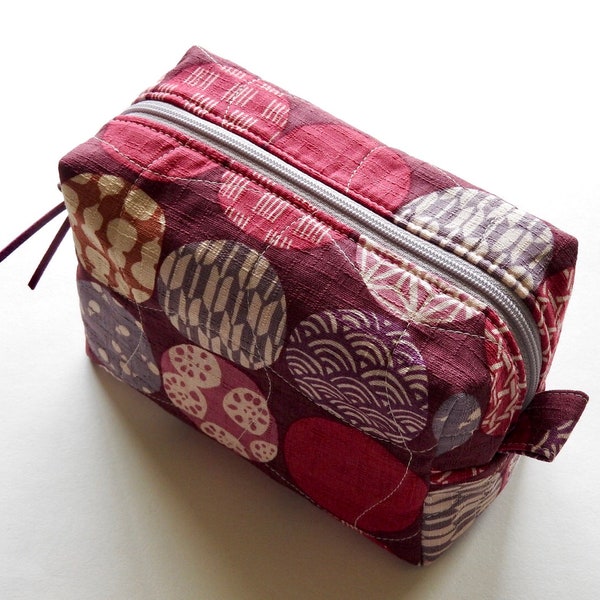 Quilted Zipper Pouch -  Box Pouch, Japanese Fabric, Japanese Pattern Print