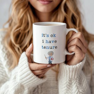Mok voor vaste aanstelling, grappig cadeau voor een professor, viering van de vaste aanstelling van een faculteit, 11oz keramische koffiemok, cadeau voor het pensioen van een universitair docent, vaste aanstelling, koffiekopje