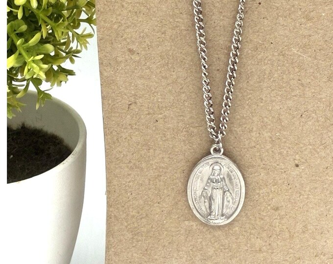 Vintage Miraculous Medal Necklace Convent Relic Lakewood Ohio 24 In Chain