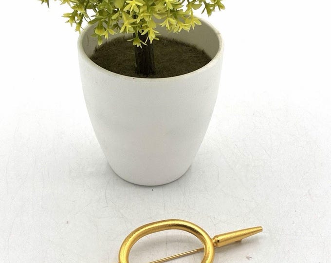 Vintage Modernist Gold Tone Oval Scarf Ring – Minimalist 4 Inch Brooch