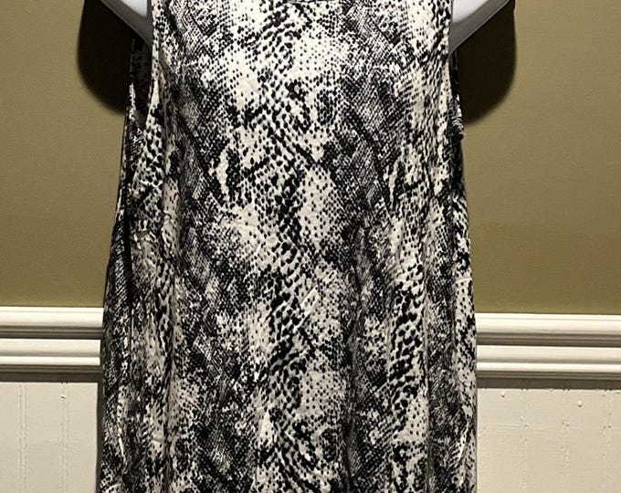 Cable & Gauge Linen Blend Snake Print Sleeveless Top M NWT Cut‑Out Back