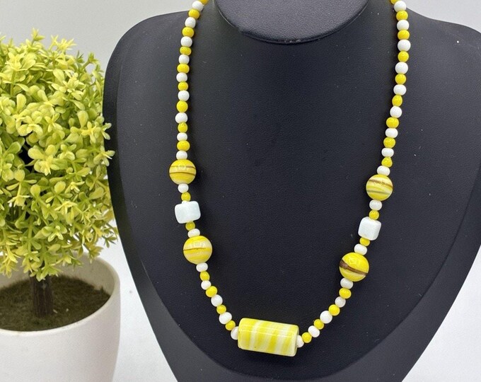 Vintage Yellow White Striped Art Glass Bead Necklace Barrel Clasp 15 Inch
