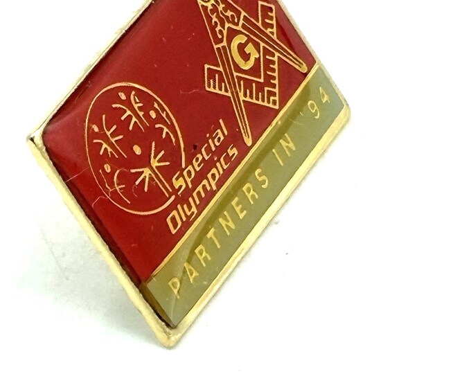 Masonic Special Olympics Partners 1994 Lapel Pin Enamel Freemason Vintage