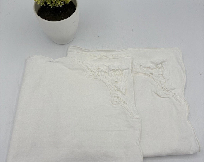 Antique White Linen Napkins Set of 2 Lace Applique Scalloped Edge Table Linens