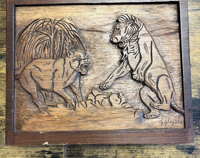 Glagola Signed Vintage Wood Carving – Lions Fighting Hand‑Carved Art 10×12