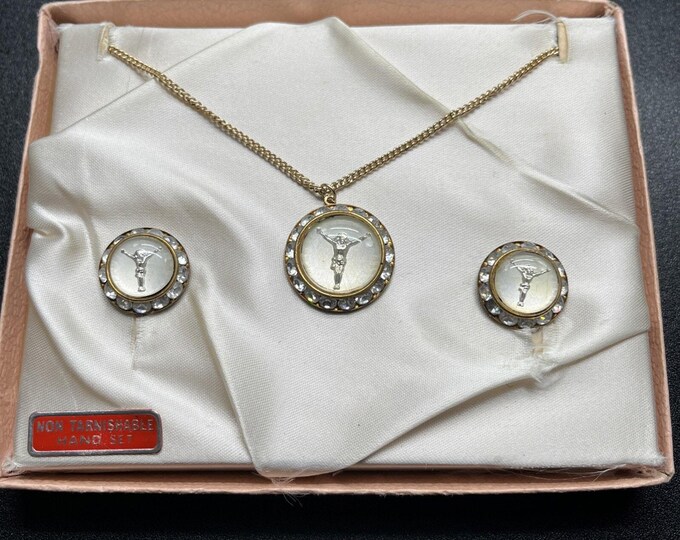 Vintage Jesus Crucifixion Necklace And Earring Set Round With Rhinestones