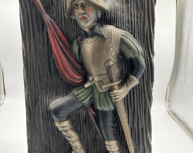 Vtg Atlantic Mold Spanish Soldier Knight On Canon W flag and sword Conquistador