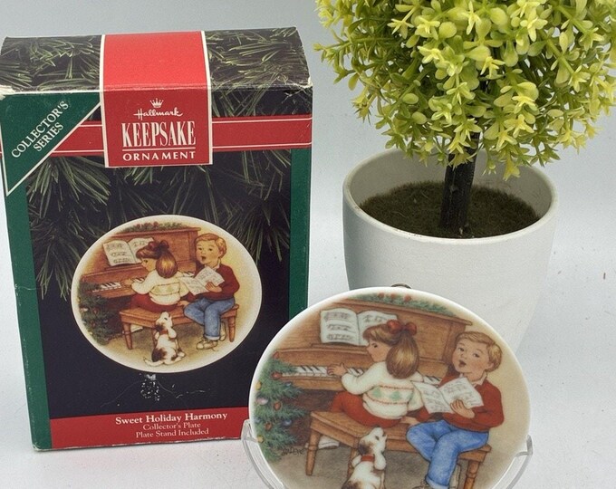 Hallmark Keepsake 1992 Sweet Holiday Harmony Collector’s Plate Ornament NIB