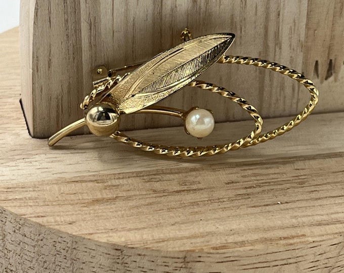 Good Tone Faux Pearl Feather Shaped Brooch Scarf Pin 1 7/8” costume jewlery