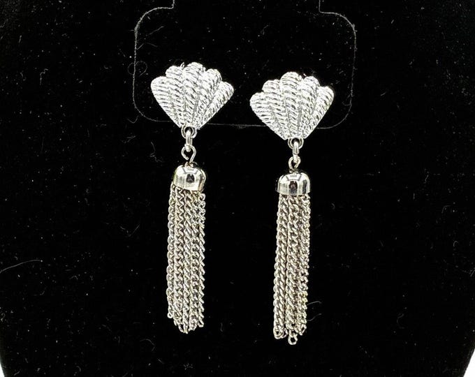 Vintage Sarah Coventry Seashell Clip On Earrings Silver Tone Chain Tassel Dangle