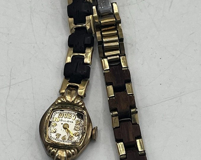 Vintage 1959 Bulova Ladies Mechanical Watch Gold Tone Cushion Case L9