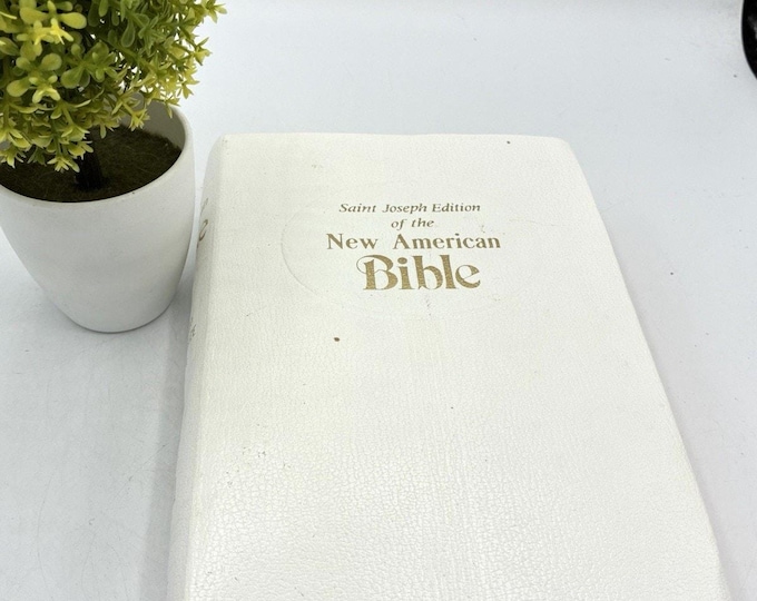 Vintage 1992 St Joseph Edition New American Bible Catholic White Gold Edge