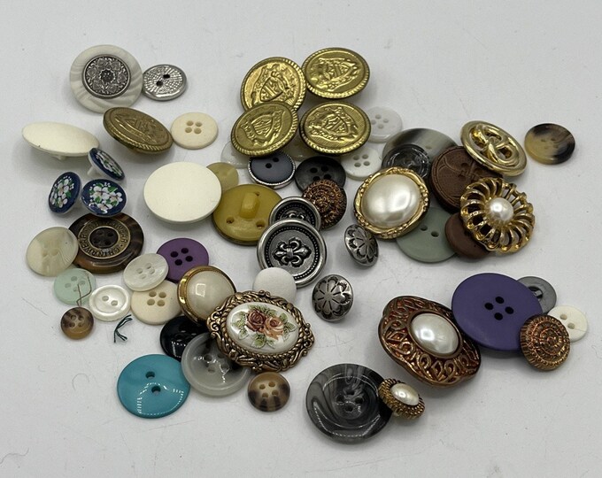 Vintage-estate Sale Buttons Lot 59p Various Sizes Shapes Colors Types Usable