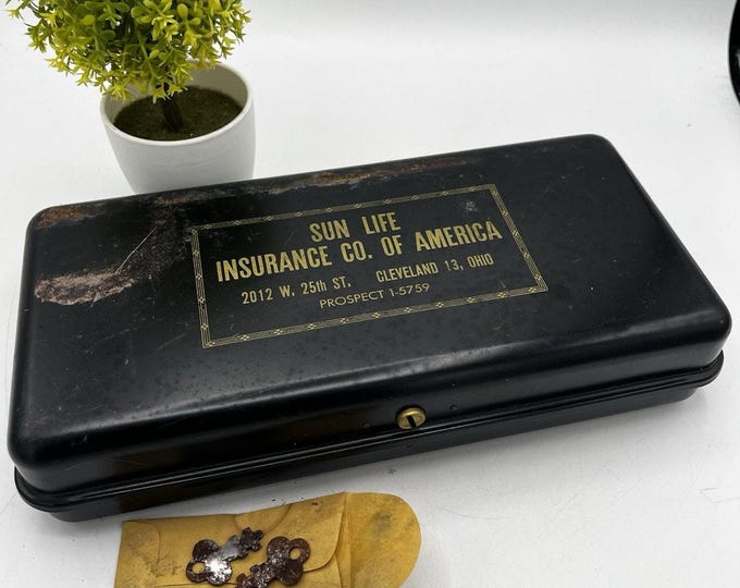 Vtg Sun Life Insurance Co America Cleveland Ohio Metal Cash Box w/Keys