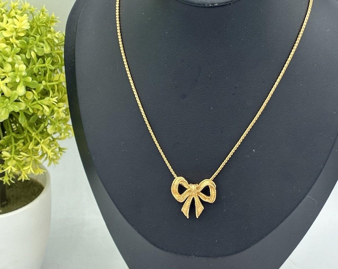 Avon Gold Tone Bow Pendant Necklace Rope Texture Foxtail Chain Signed