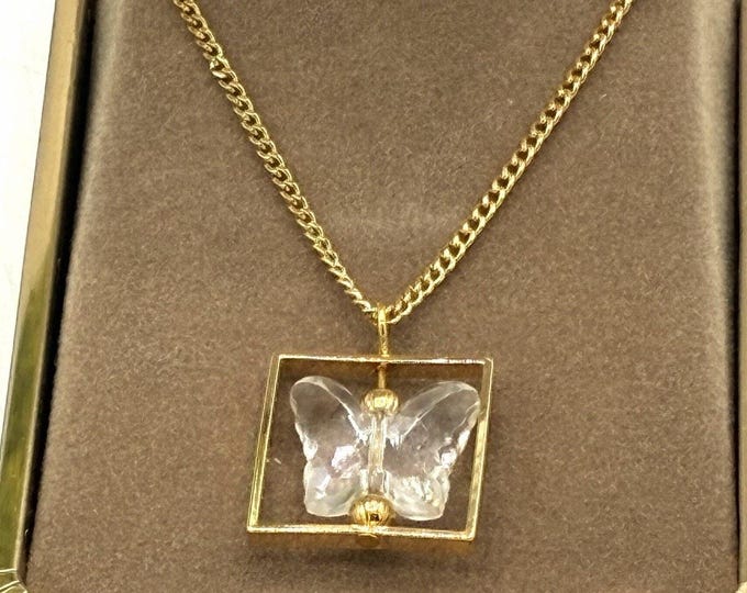 Vintage JoAnne Jewels Butterfly Lucite Pendant Necklace 18” Original Box