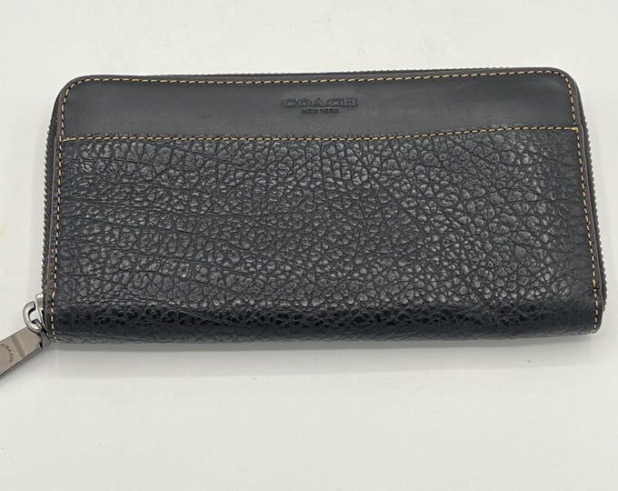 EUC Coach Accordian Textured Leather Wallet Full Zip Black W Brown Interior