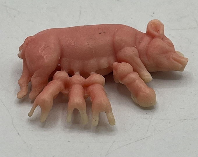 Vtg Plastic Momma Pig Sow and Baby Piglets Nursing Farm Figure
