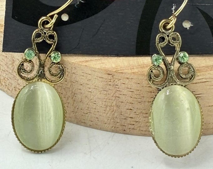 Vintage Dressbarn Green Cabochon Filigree Dangle Earrings NOS Carded