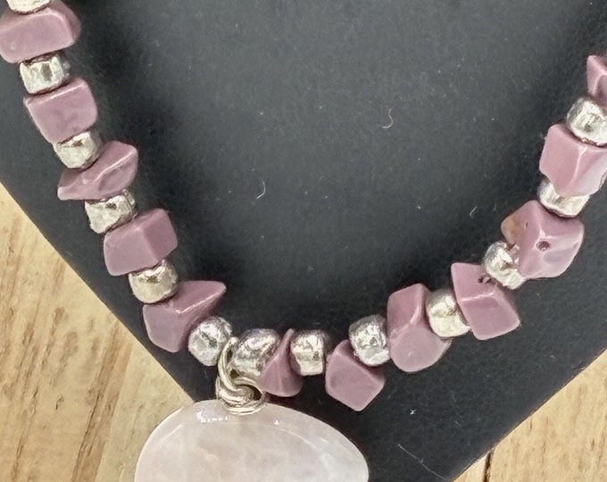 Purple Stone Chip Necklace Carved Animal Pendant Southwestern Style 20 Inch