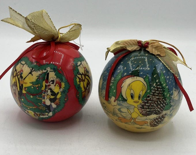 MATRIX Warner Bros. Set Of 2 Christmas Balls Ornaments Looney Tunes 1997 Vintage