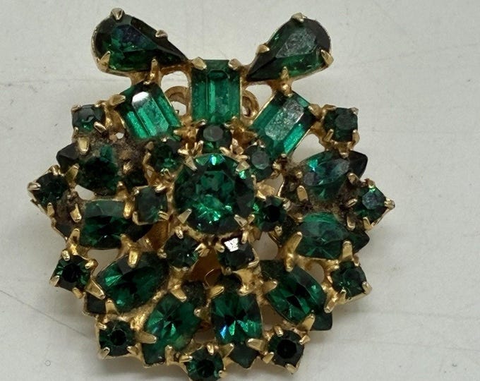 Vintage Single Clip Earring Emerald Green Rhinestone Cluster Mixed Cut Gold Tone