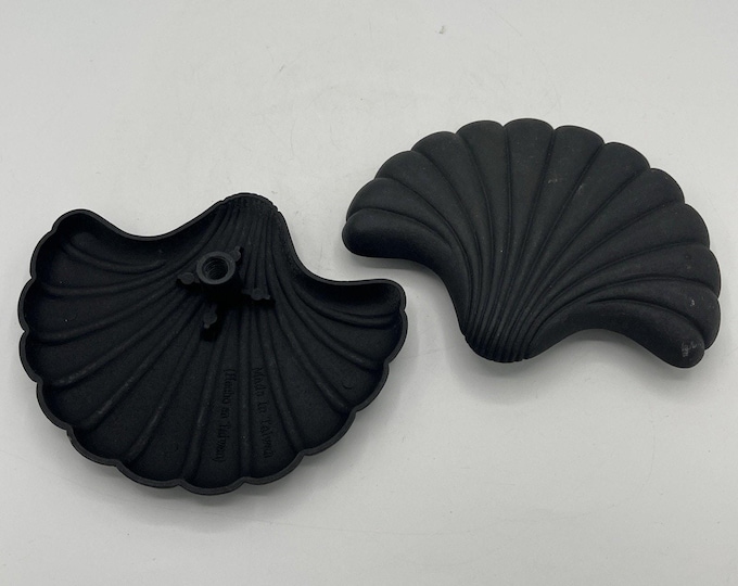 Set 2 Vtg Black Metal Iron Seashell Curtain Tie Backs Holder Beach Shell Ocean