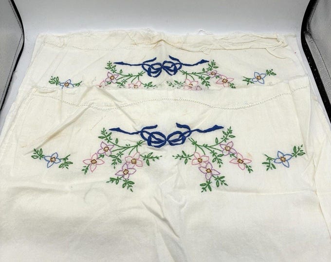 Vintage Handmade Embroidered Pillowcases Pair Floral Bow 18x28 Cutter Craft